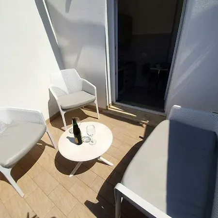 A Due Passi Dal Centro Apartment *